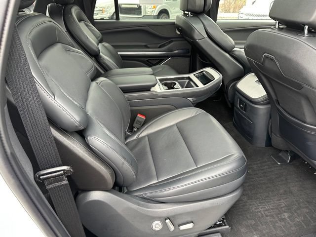 Used 2025 Lincoln Navigator L Reserve w/ Jet Appearance Package AWD/4WD image 11