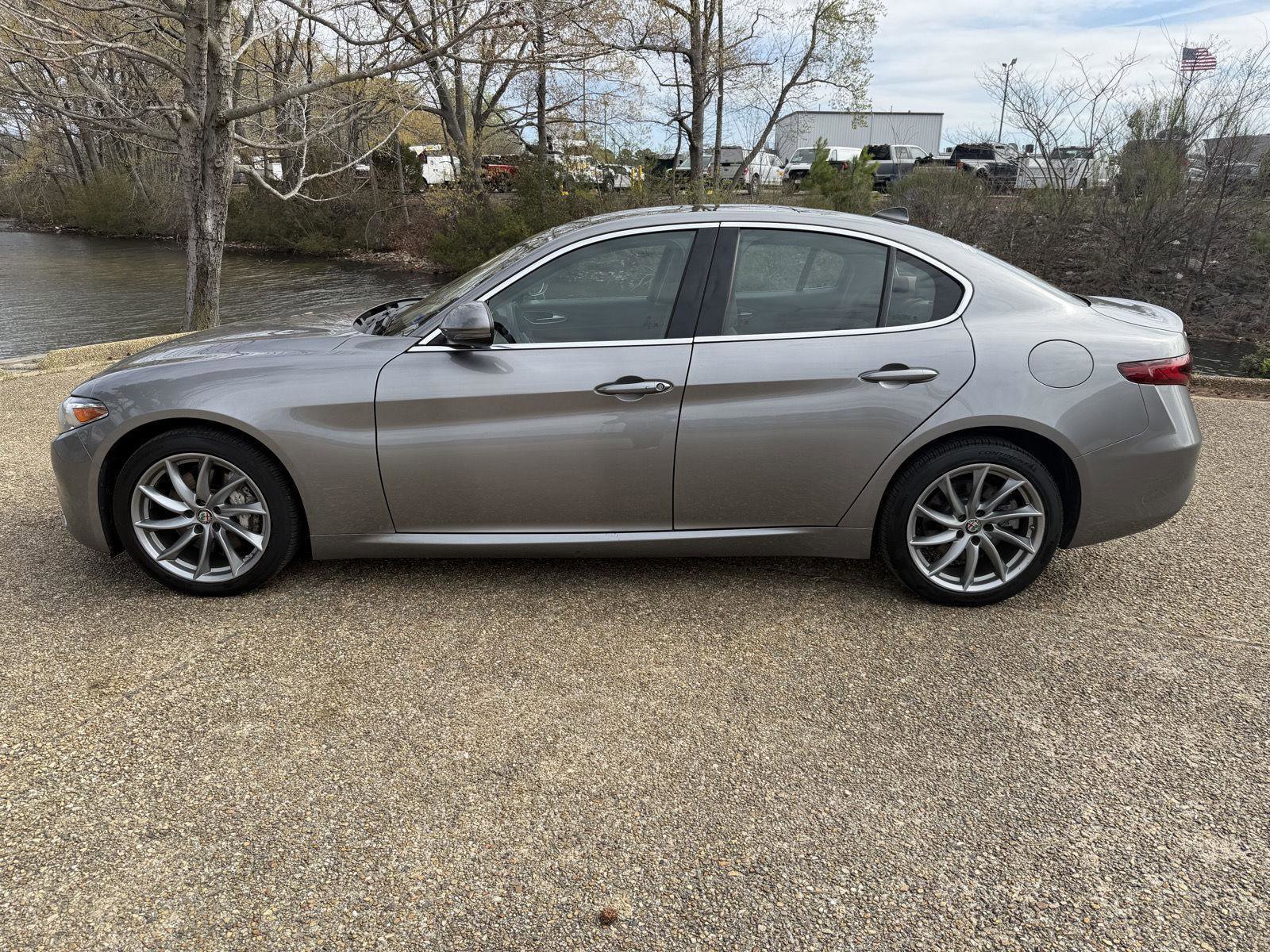 Used 2017 Alfa Romeo Giulia AWD w/ Cold Weather Package image 6