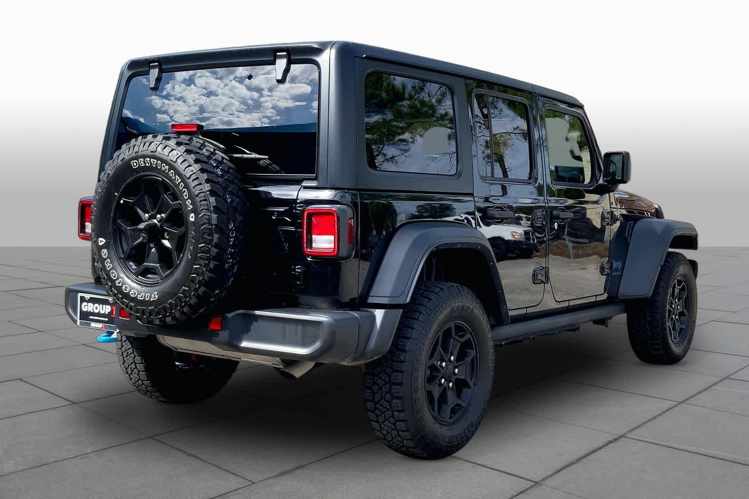 Used 2023 Jeep Wrangler Unlimited w/ Cold Weather Group AWD/4WD image 13