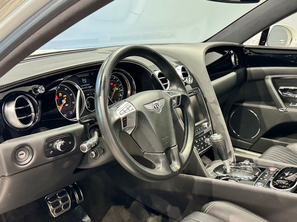 Used 2018 Bentley Flying Spur V8 image 11