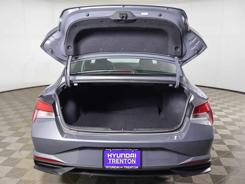 Used 2023 Hyundai Elantra SEL w/ Cargo Package image 14