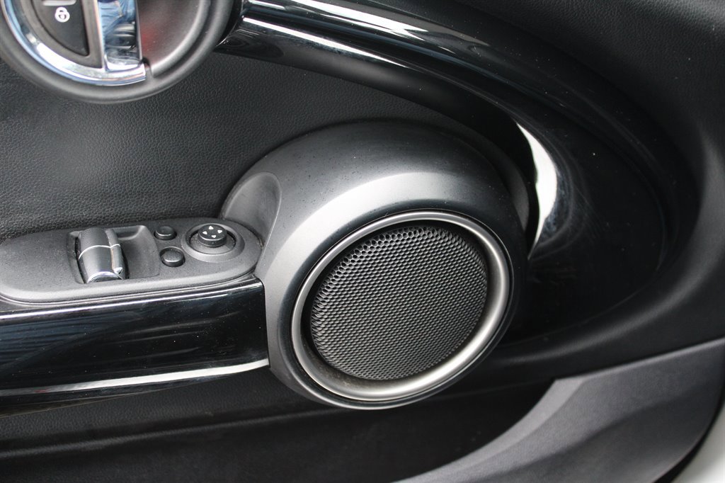 Used 2015 MINI Cooper S image 24