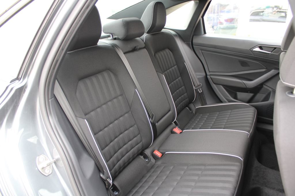 Certified 2024 Volkswagen Jetta Sport image 22