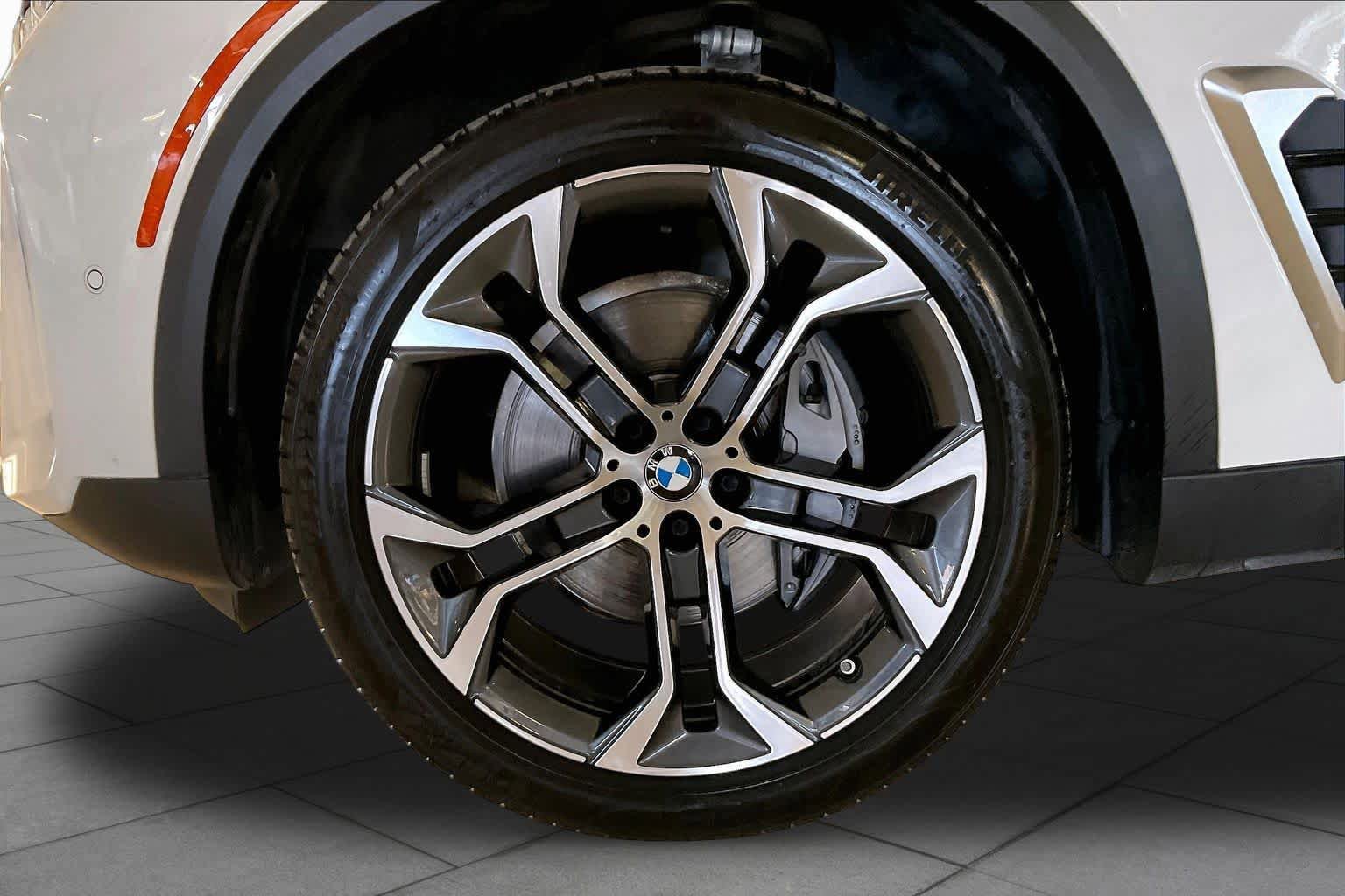 Certified 2024 BMW X5 xDrive40i w/ Premium Package AWD/4WD image 10