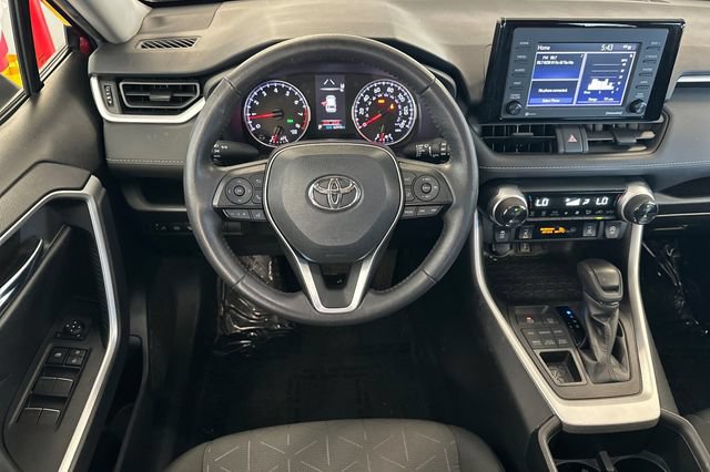 Certified 2022 Toyota RAV4 XLE w/ XLE Grade Weather Package AWD/4WD image 18