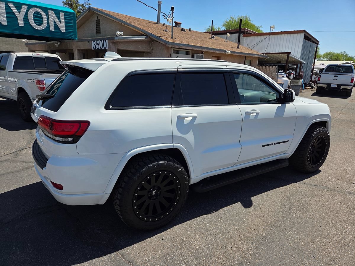 Used 2018 Jeep Grand Cherokee Altitude RWD image 7