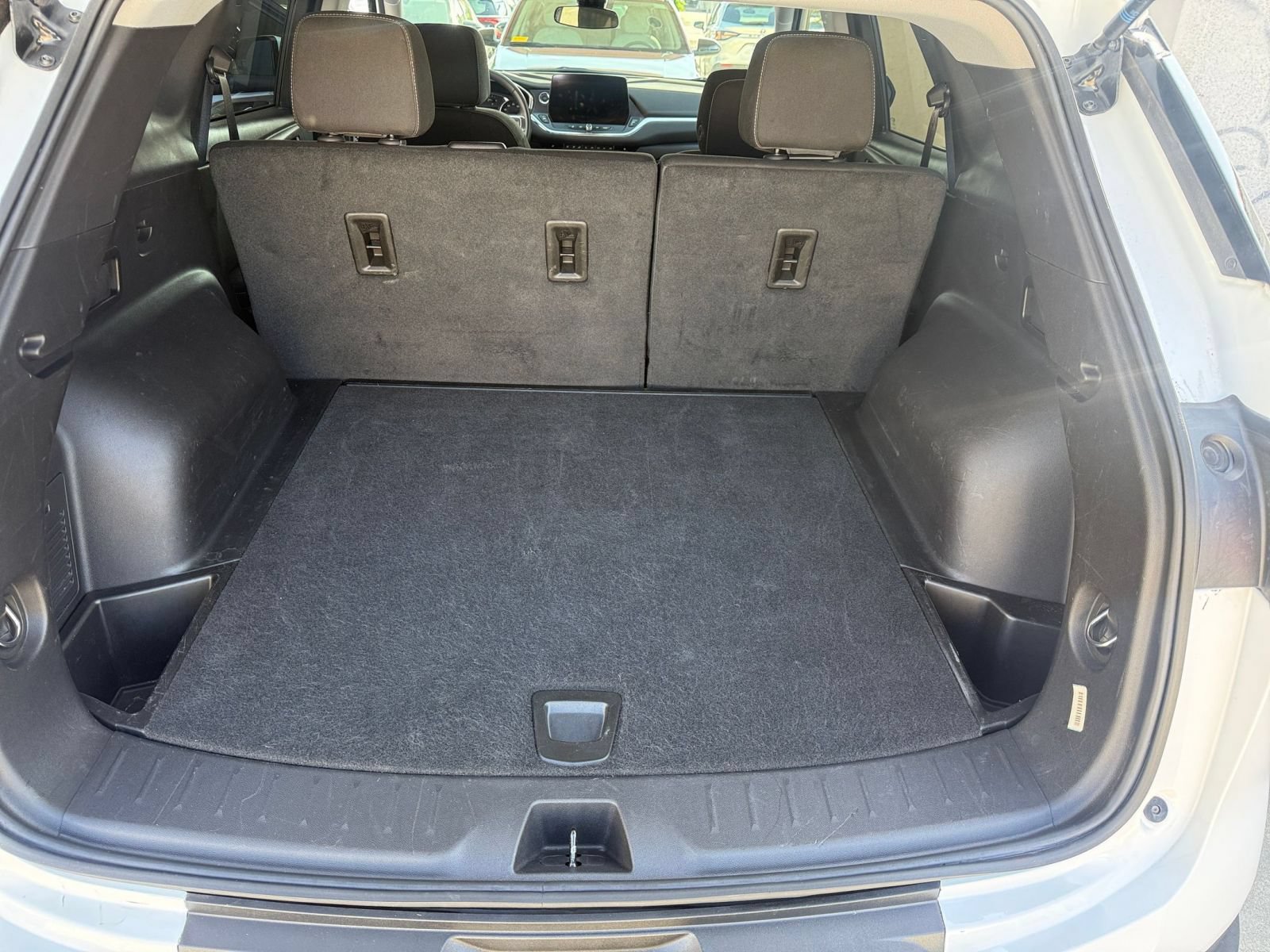 Used 2025 Chevrolet Blazer LT FWD image 28