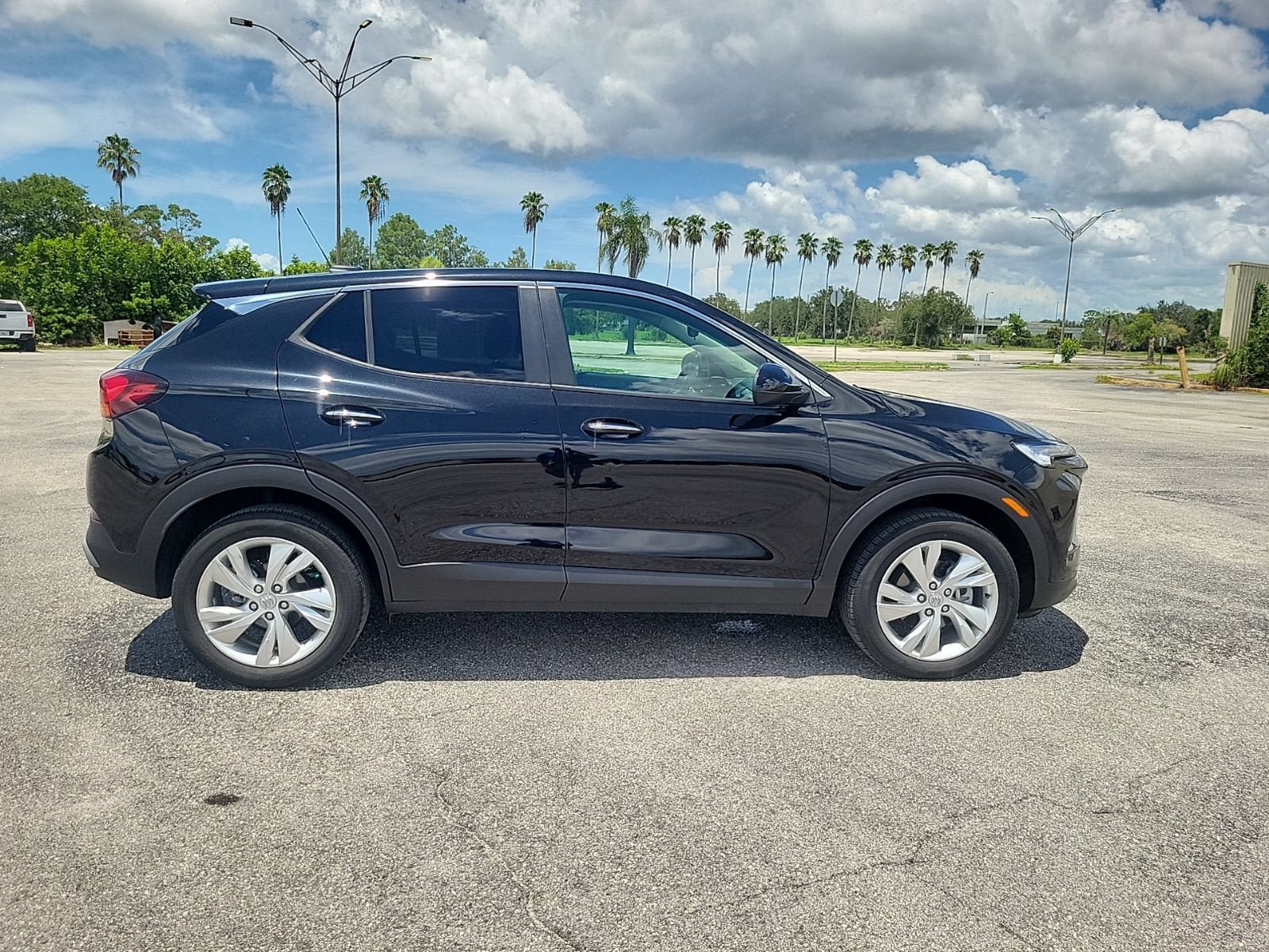 Used 2024 Buick Encore GX Preferred AWD/4WD image 5