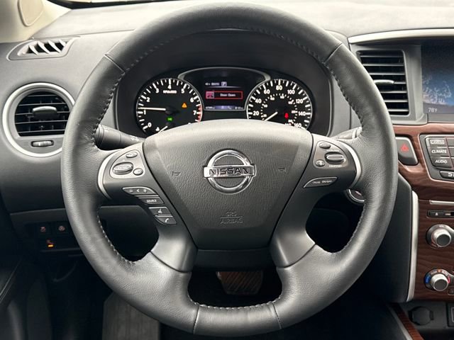 Used 2018 Nissan Pathfinder Platinum w/ Cargo Package image 14