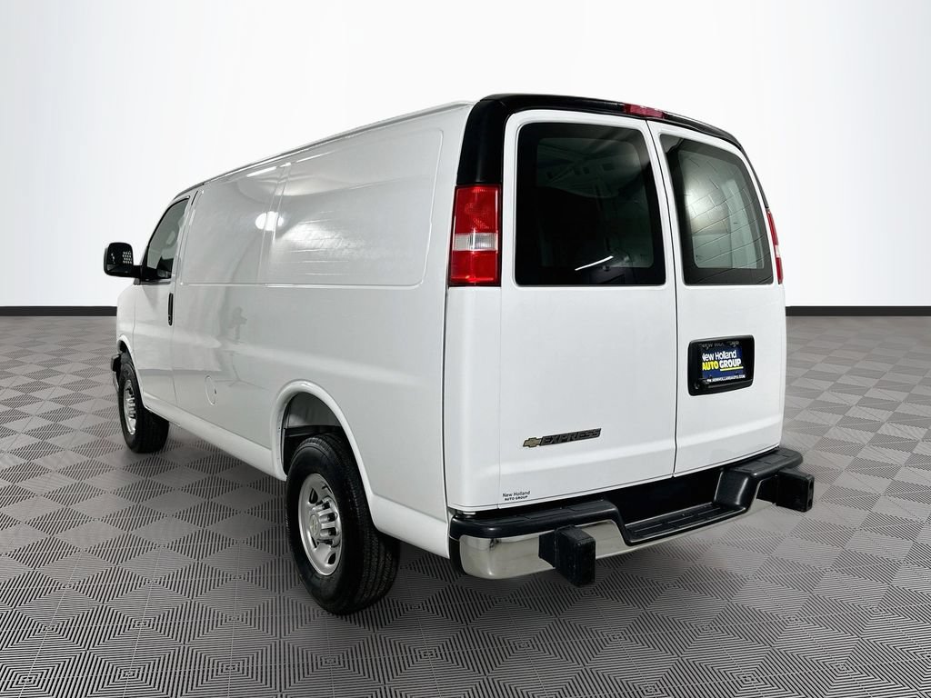 Used 2025 Chevrolet Express 2500 w/ Driver Convenience Package RWD image 5