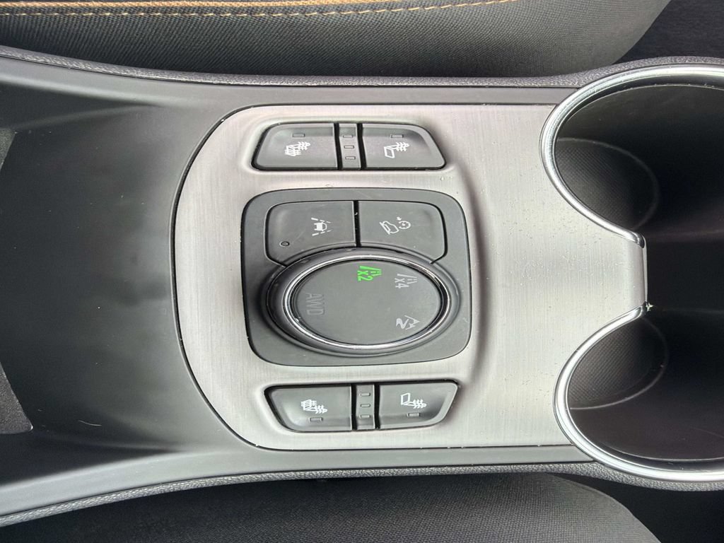 Used 2024 GMC Terrain AT4 AWD/4WD image 29