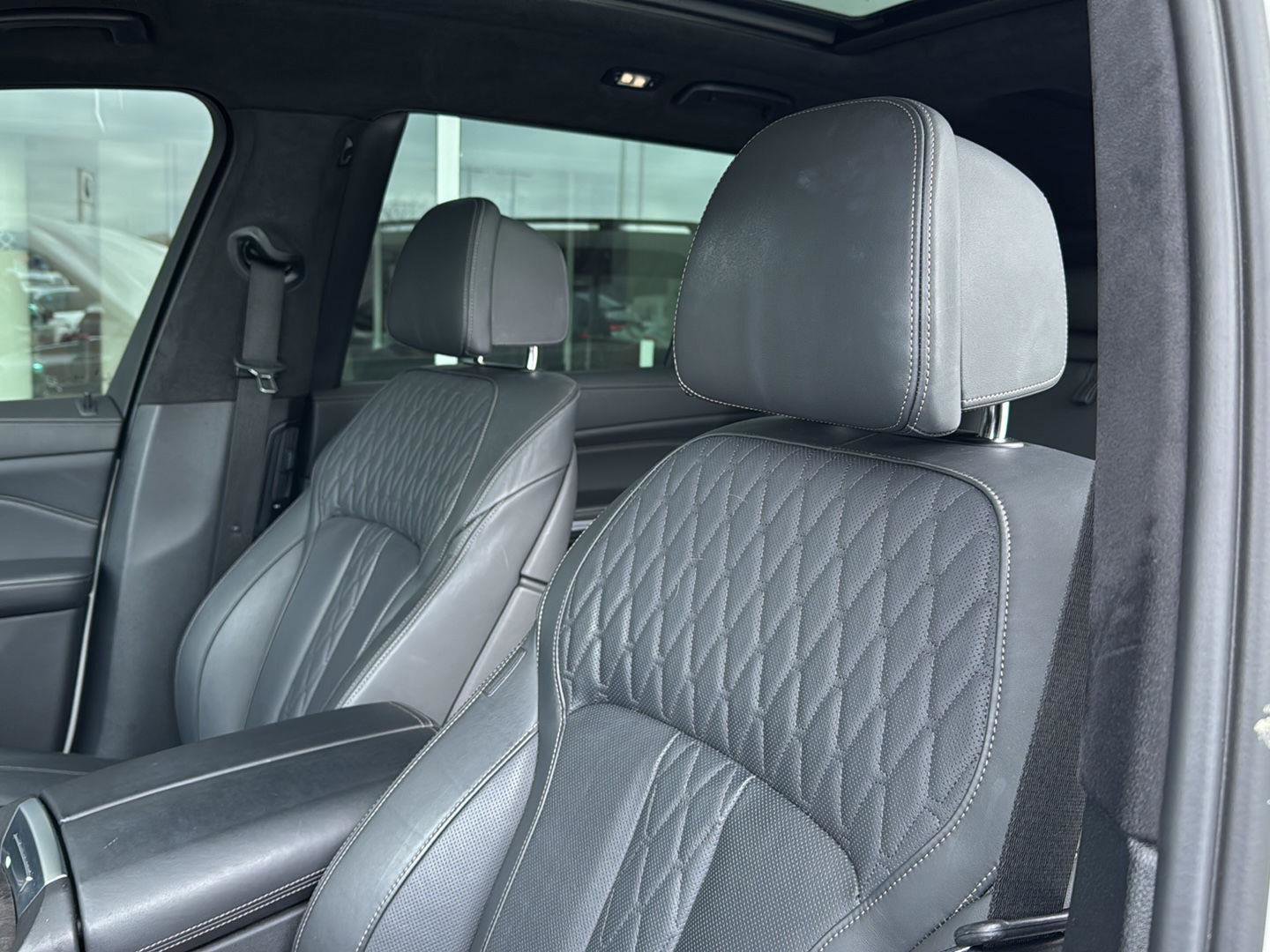 Used 2023 BMW X7 xDrive40i w/ Executive Package image 27