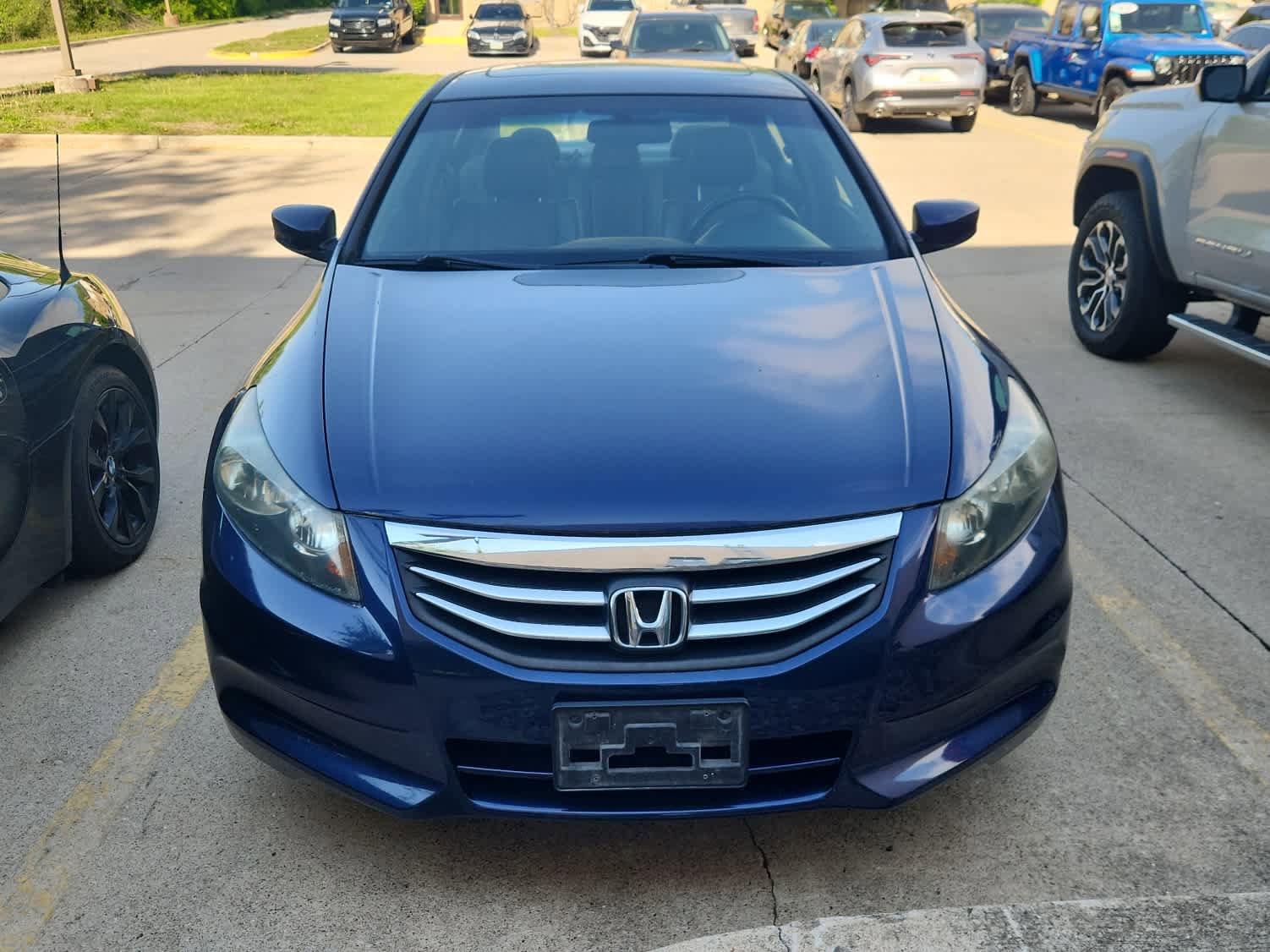 Used 2011 Honda Accord EX-L image 2