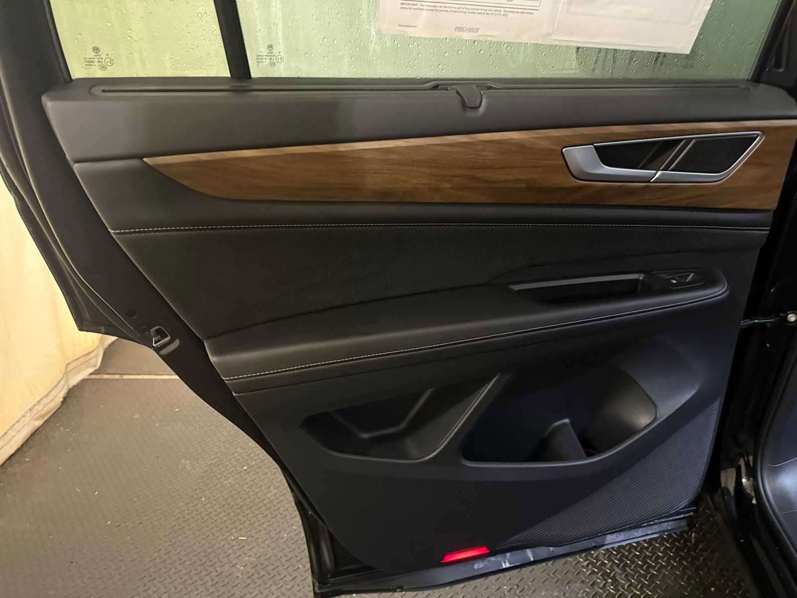 Certified 2025 Volkswagen Atlas SE image 23