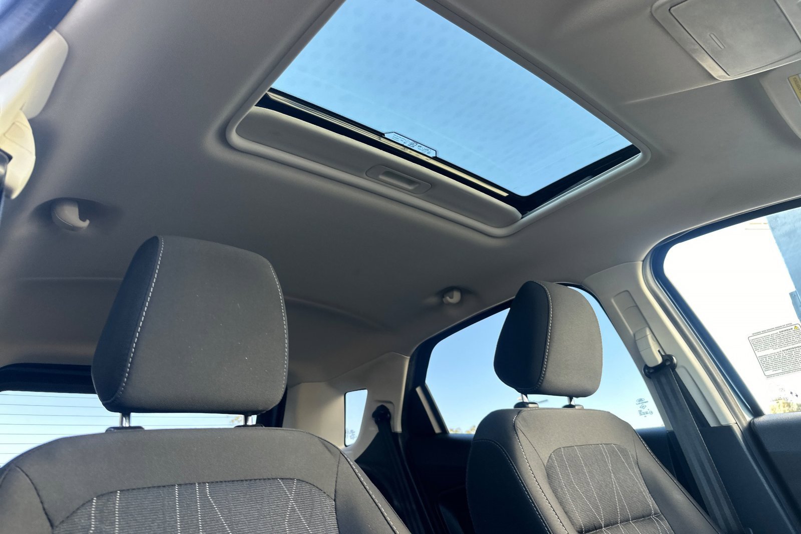 Used 2022 Ford EcoSport SE w/ SE Convenience Package image 17