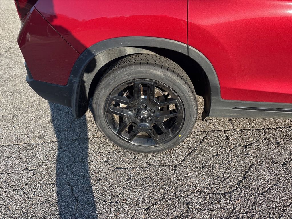 Used 2025 Honda Passport Black Edition image 10