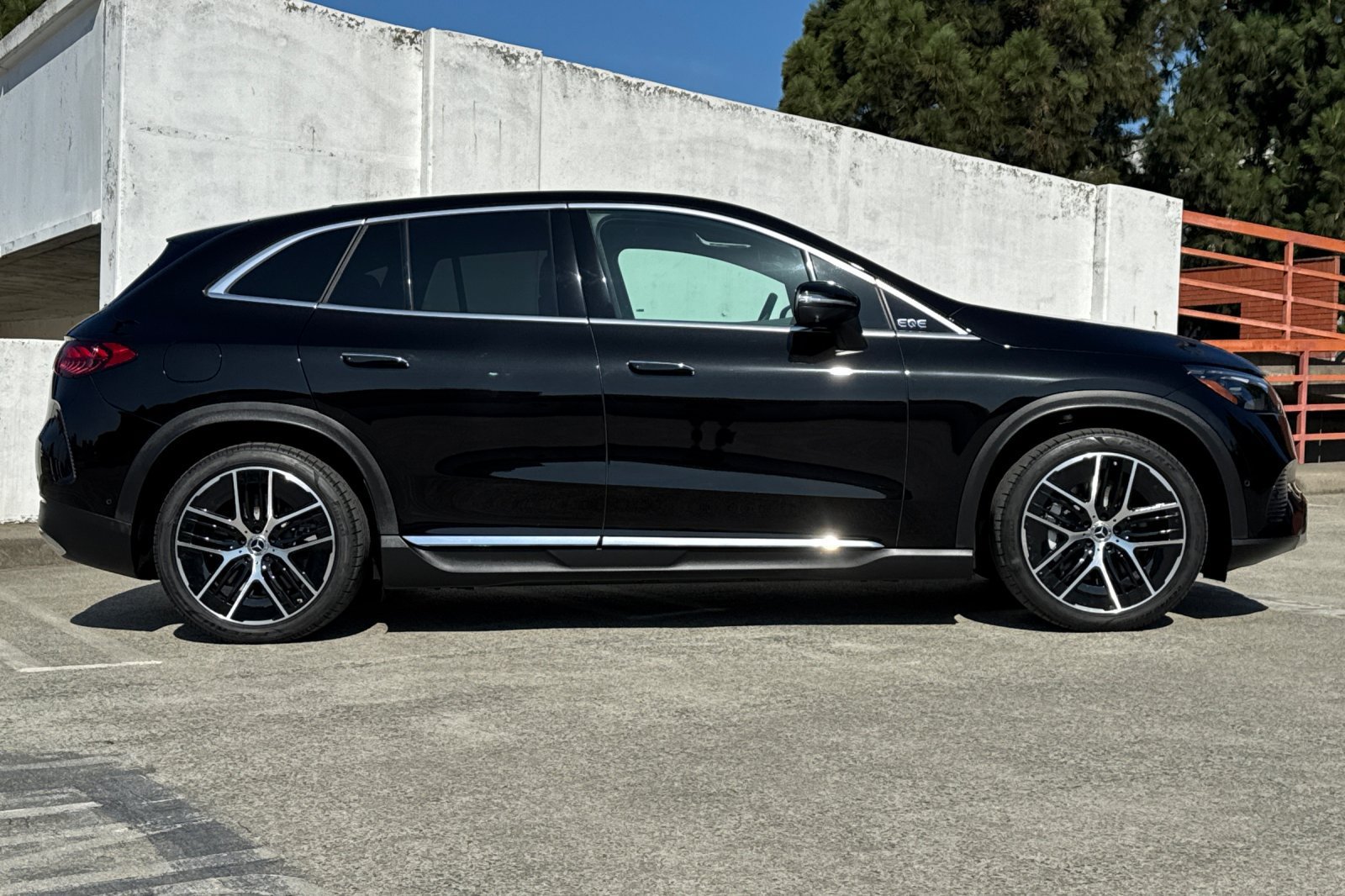 Certified 2024 Mercedes-Benz EQE 350+ SUV image 3