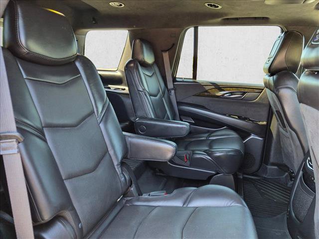 Used 2019 Cadillac Escalade Platinum AWD/4WD image 19