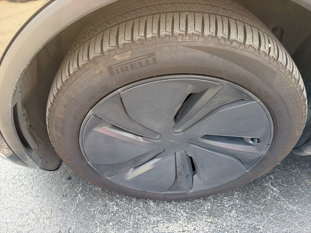 Used 2026 Tesla Model Y Long Range image 11