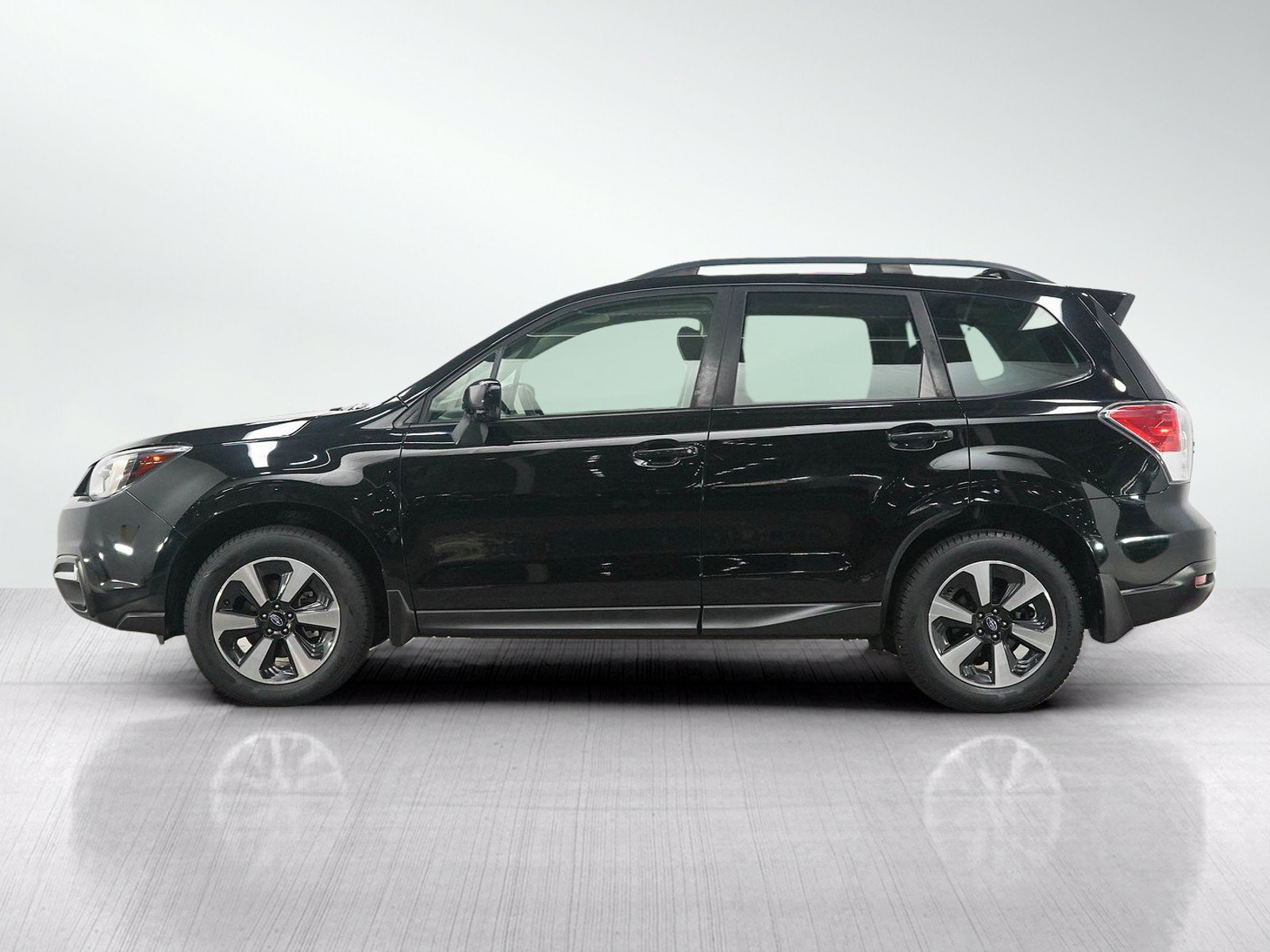 Used 2017 Subaru Forester 2.5i Premium w/ All-Weather Package AWD/4WD image 2