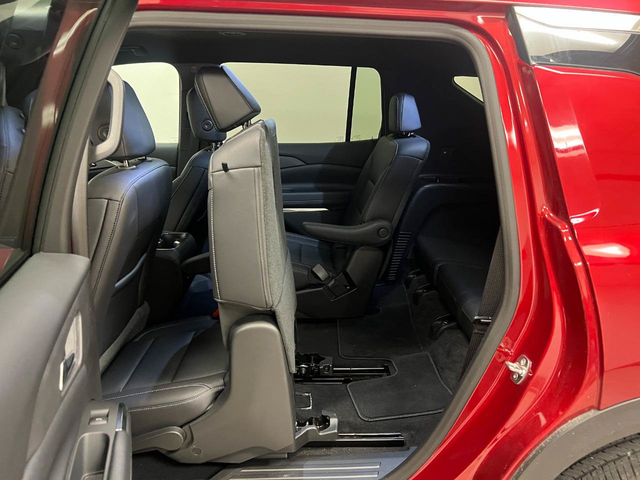 Used 2026 Chevrolet Traverse LT AWD/4WD image 27