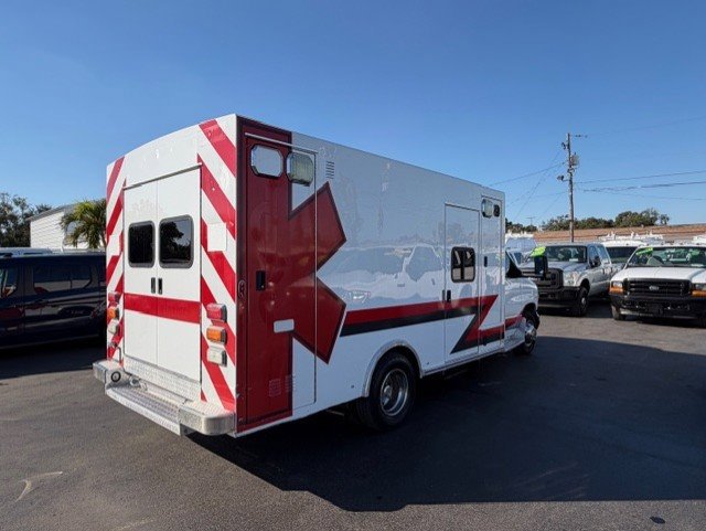 Used 2003 Ford E-450 and Econoline 450 image 6