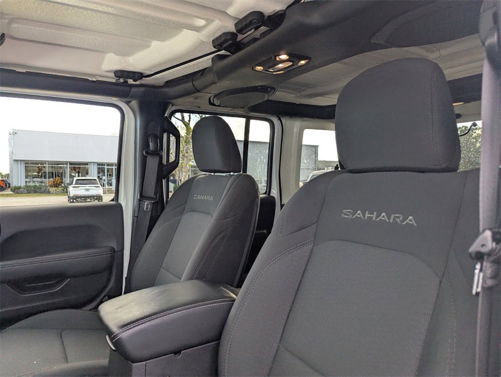 Used 2023 Jeep Wrangler Sahara image 21