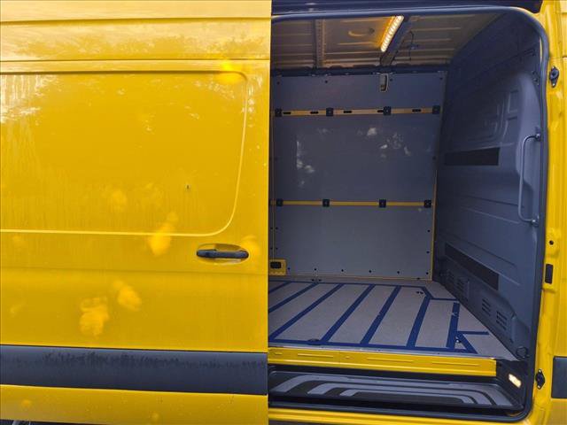 Used 2024 Mercedes-Benz eSprinter 170 Cargo image 19