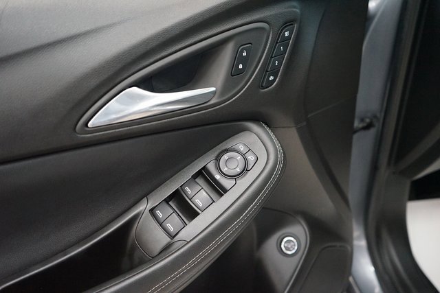 Used 2022 Buick Encore GX Essence image 24