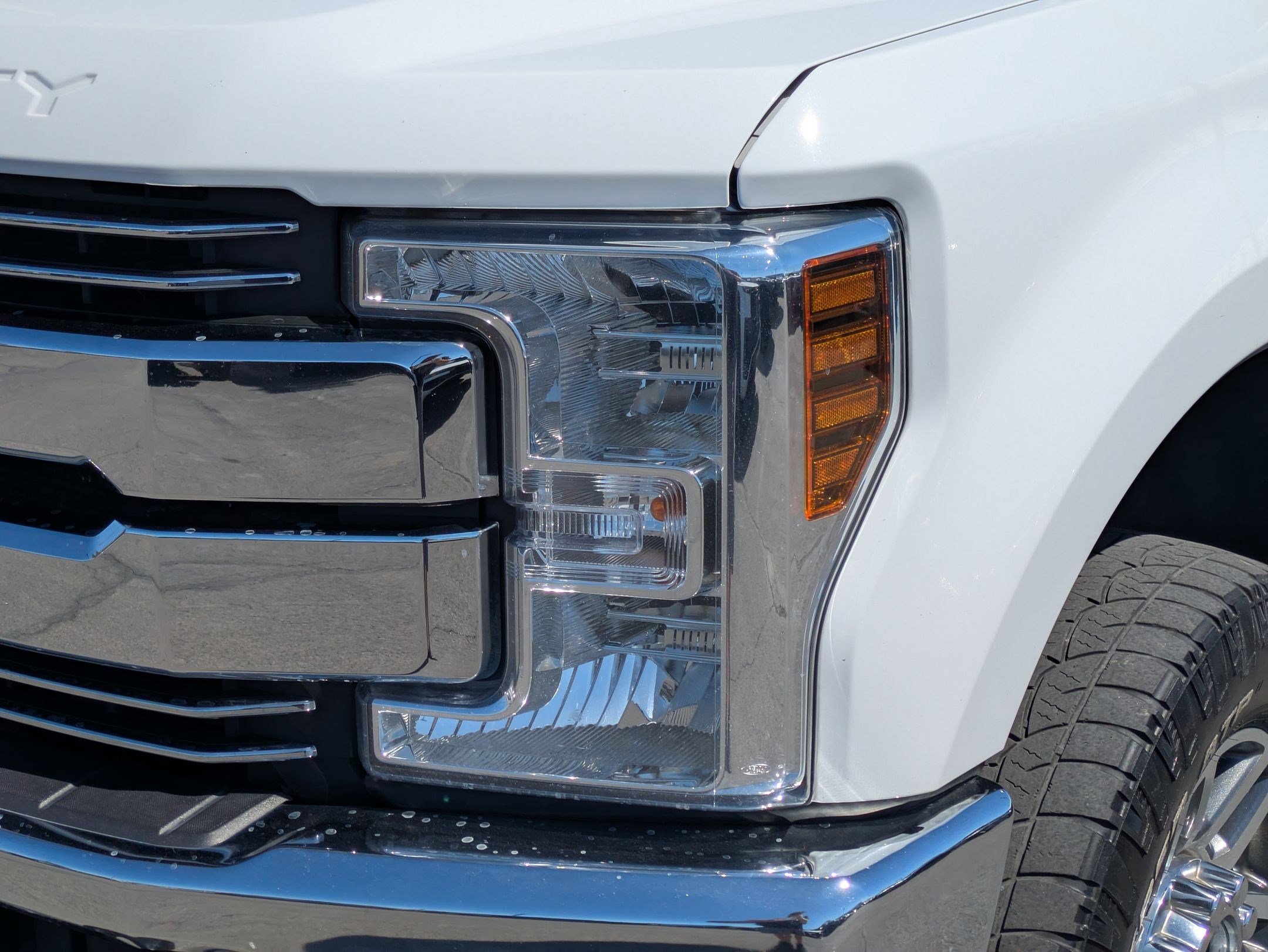 Used 2019 Ford F350 Lariat w/ Lariat Value Package AWD/4WD image 12