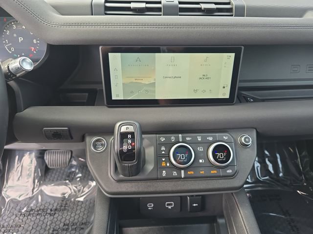 Used 2022 Land Rover Defender 90 X-Dynamic S image 14