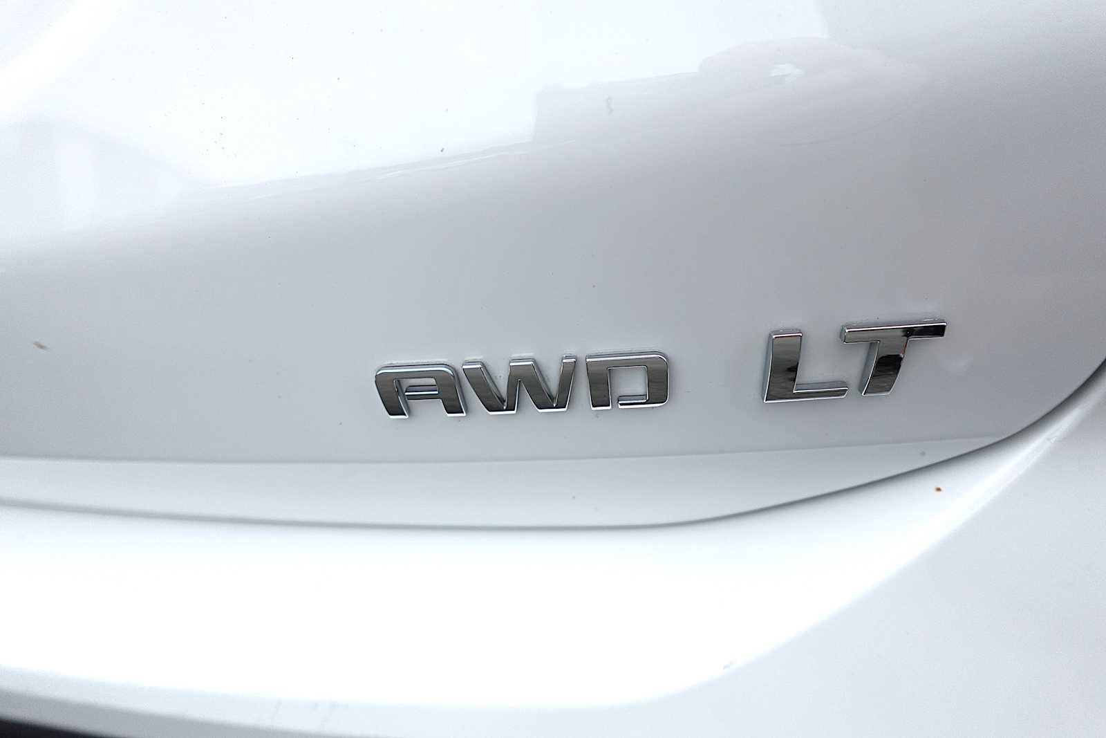 Used 2024 Chevrolet Equinox LT w/ LPO, Floor Liner Package AWD/4WD image 10