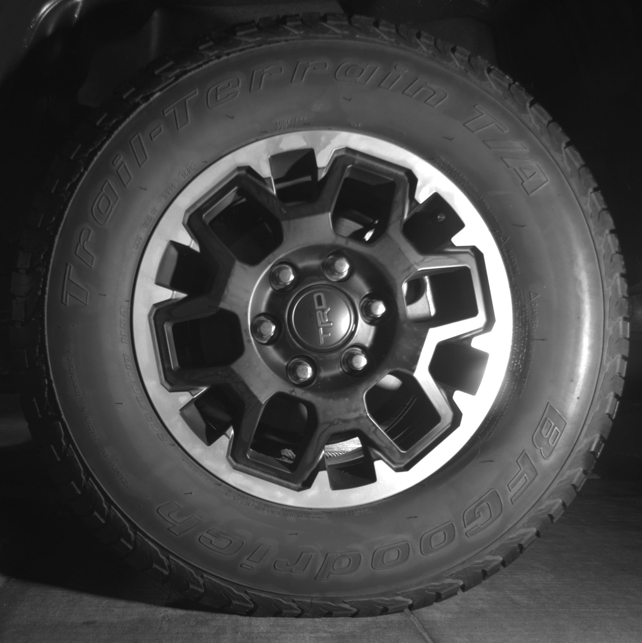 Used 2025 Toyota Tacoma TRD Off-Road AWD/4WD image 14