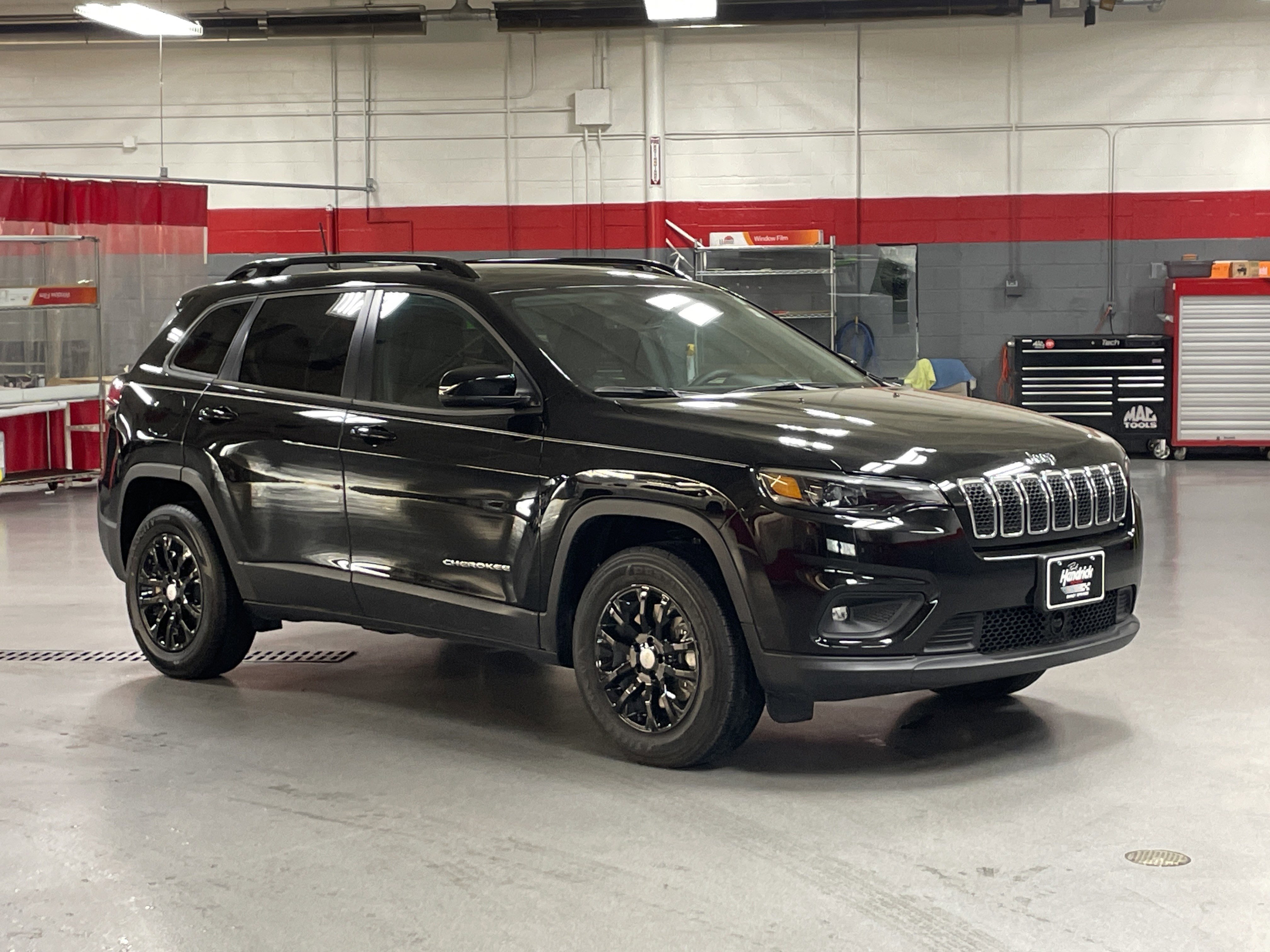 Used 2022 Jeep Cherokee Latitude Lux image 2