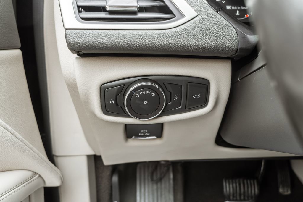 Used 2019 Lincoln MKZ Premiere image 19