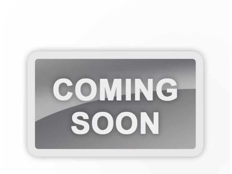 Used 2019 Volvo XC40 T5 Momentum image 1