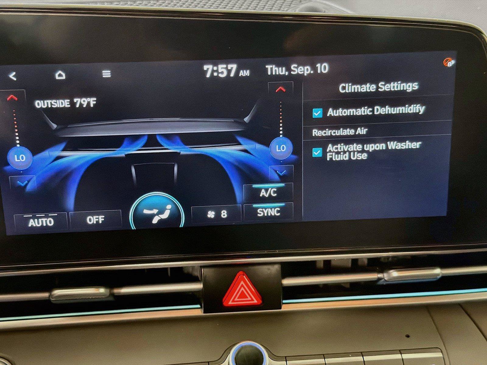 Used 2024 Hyundai Elantra SEL FWD image 22