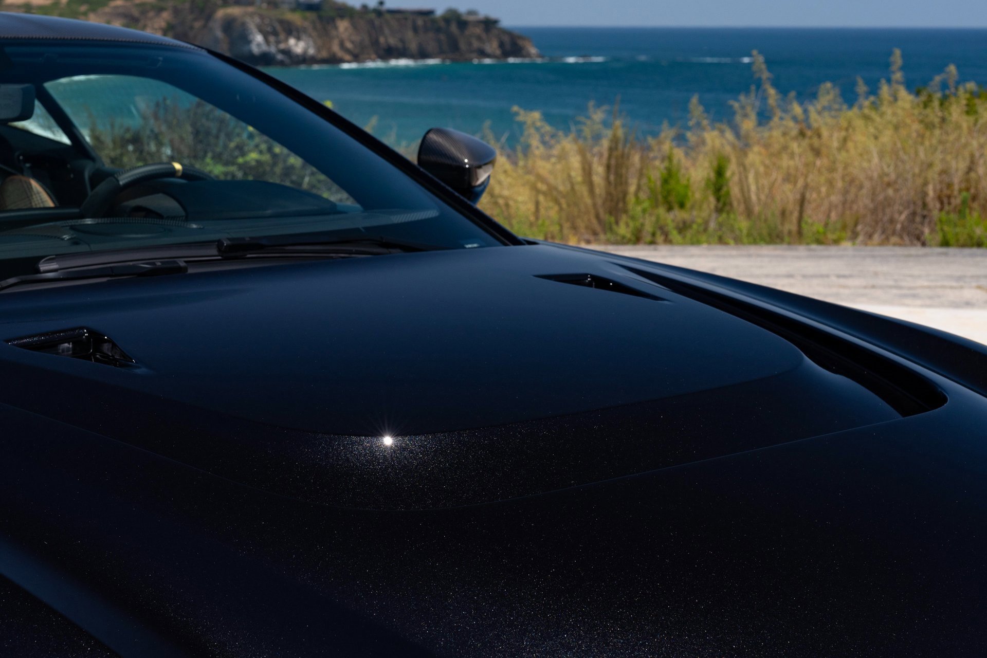 Used 2024 Aston Martin Valour image 3