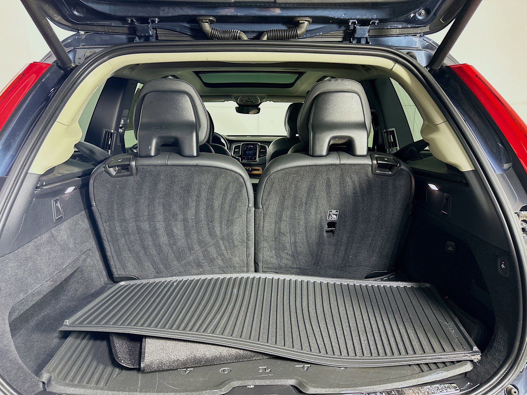 Used 2023 Volvo XC90 B6 Plus w/ Protection Package Premier image 29