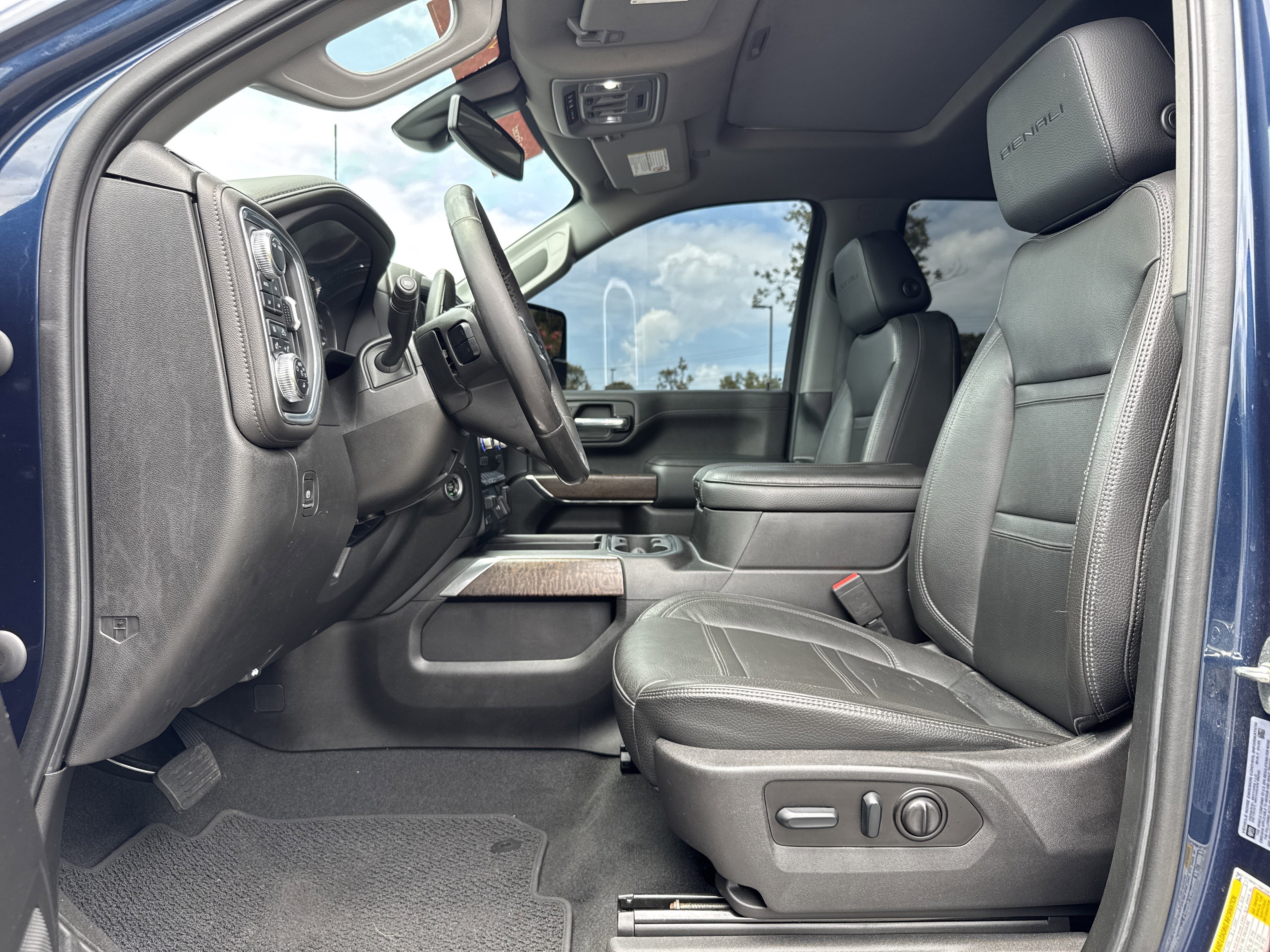 Used 2022 GMC Sierra 2500 Denali AWD/4WD image 16