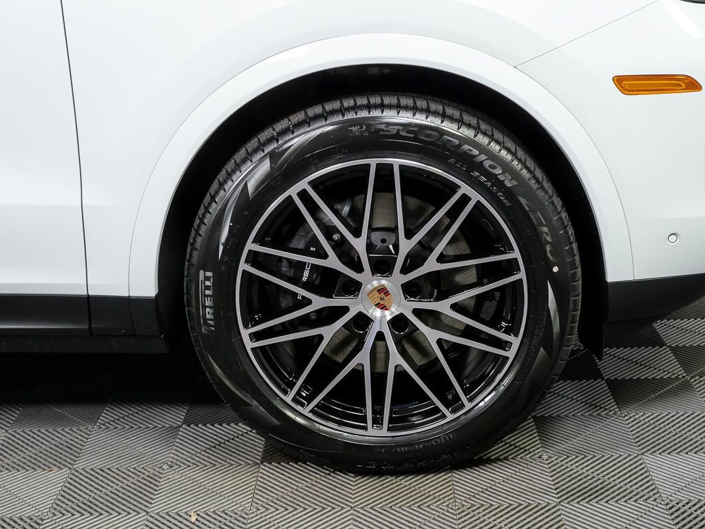 New 2026 Porsche Cayenne image 40