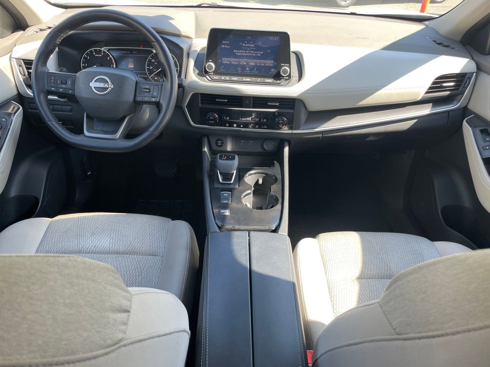 Used 2025 Nissan Rogue SV FWD image 43