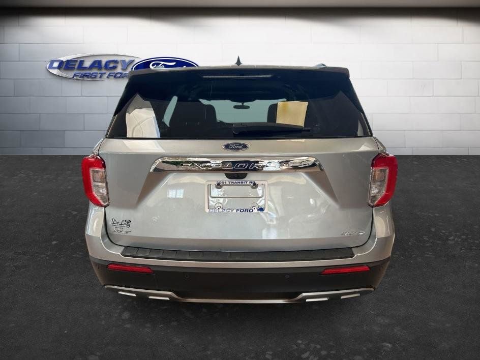 Used 2023 Ford Explorer XLT w/ Equipment Group 202A AWD/4WD image 4