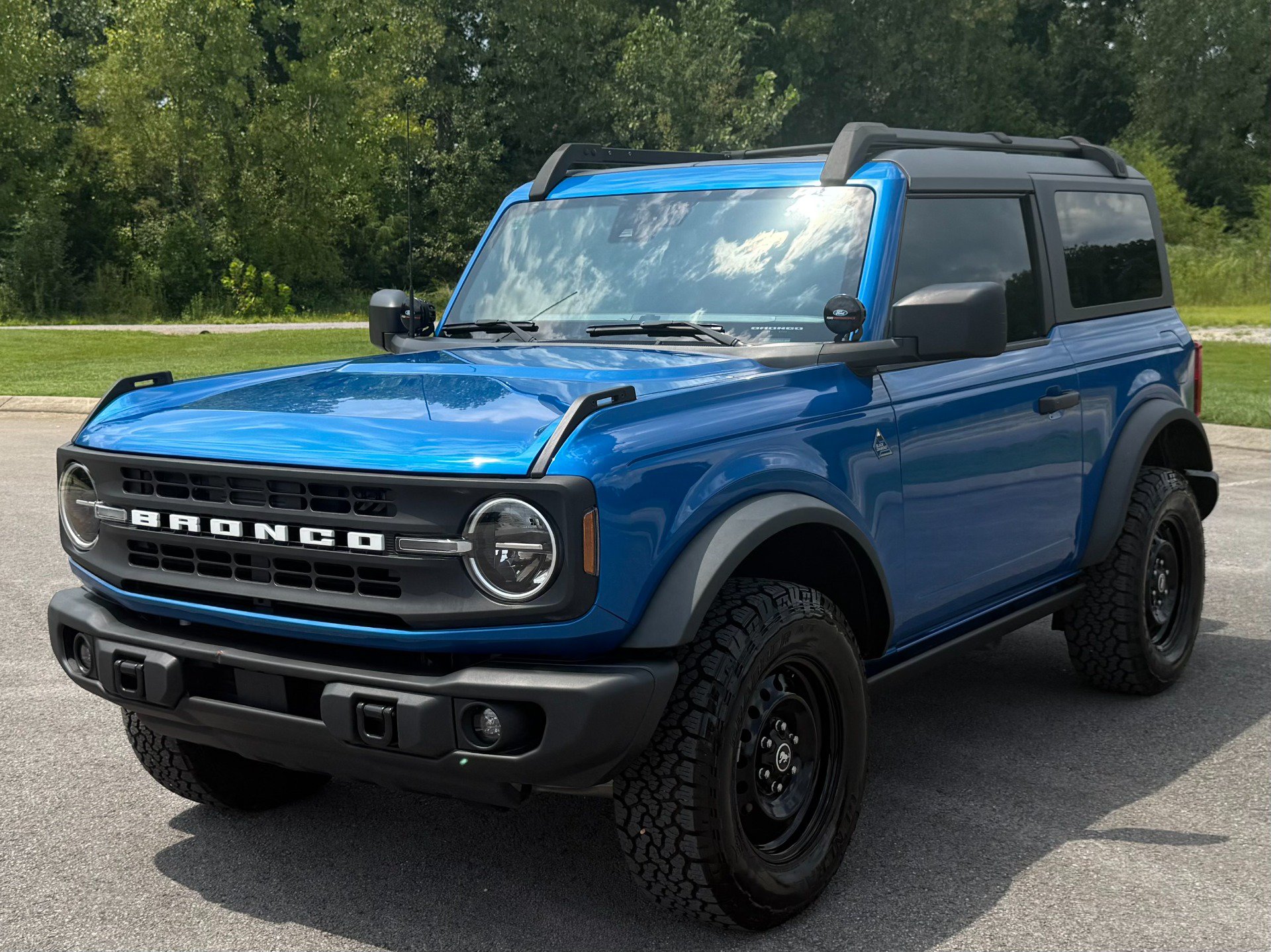 Used 2022 Ford Bronco Black Diamond AWD/4WD image 2