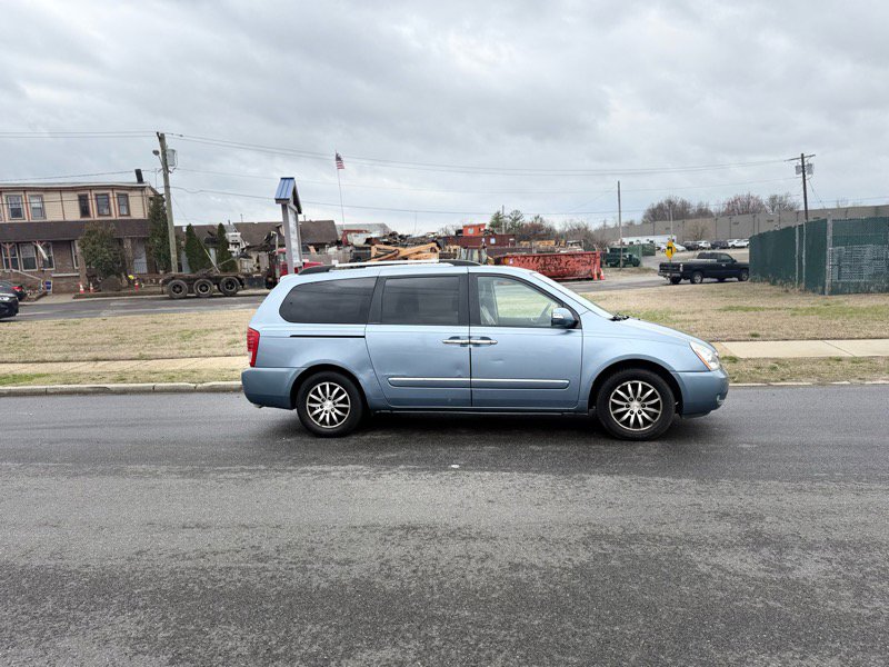 Used 2012 Kia Sedona EX w/ Luxury Pkg image 11