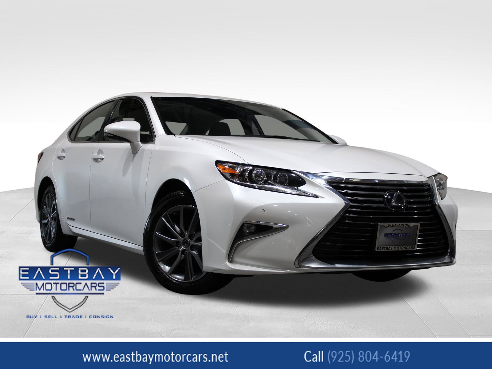 Used 2018 Lexus ES 300h w/ Navigation Package