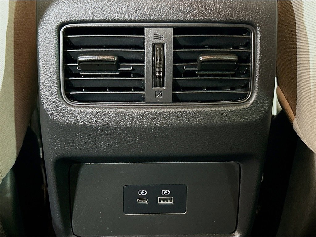 Used 2023 Nissan Rogue SV image 21