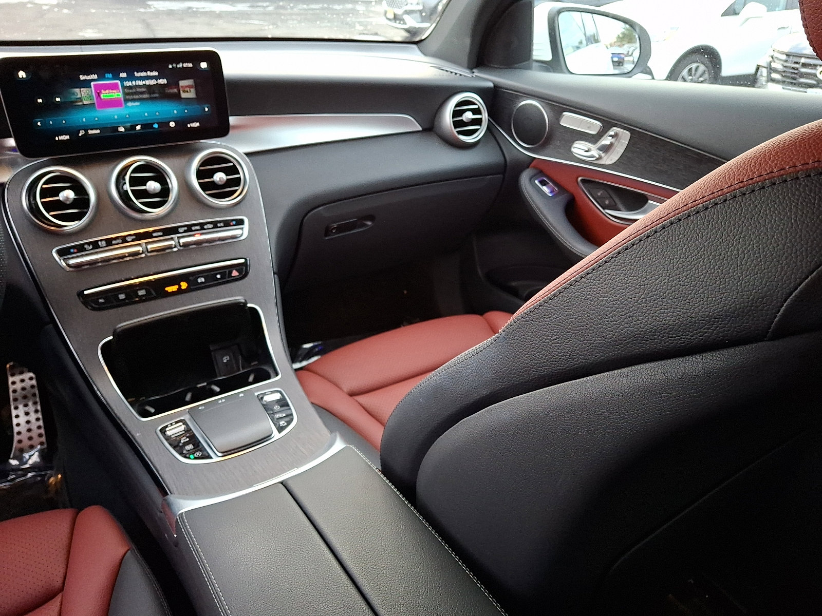 Used 2022 Mercedes-Benz GLC 300 4MATIC image 16