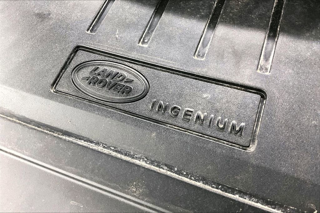 Used 2020 Land Rover Range Rover Evoque SE image 41