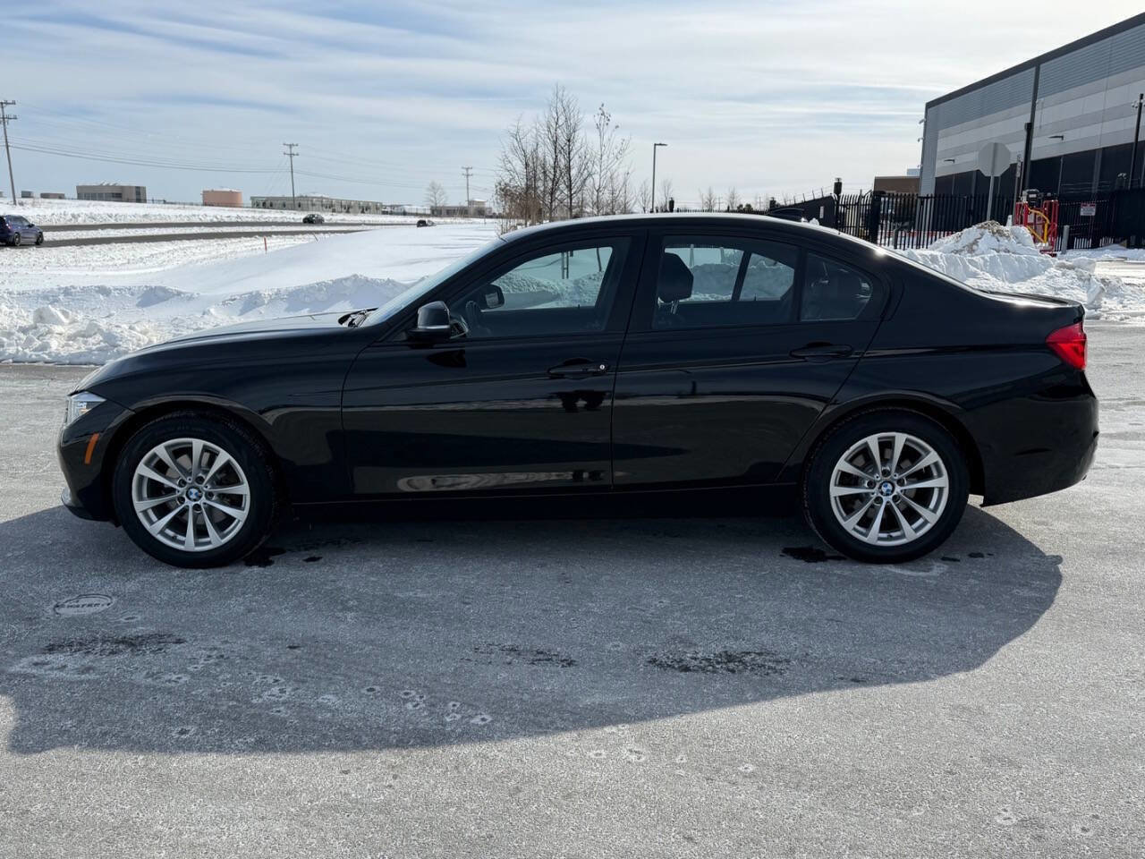 Used 2018 BMW 320i xDrive Sedan image 6